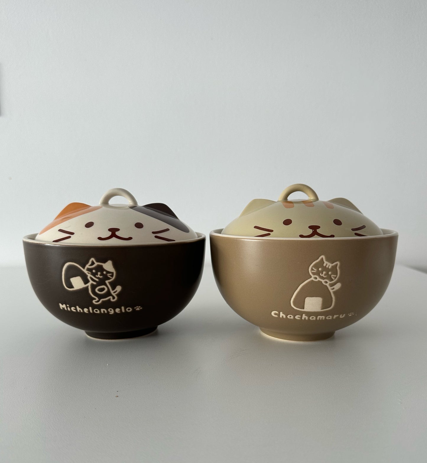 Cuenco de Cerámica “Neko” con Tapa – Sopas y Ramen (550 ml)